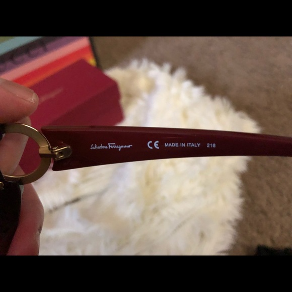 NWT Salvatore Ferragamo Shades๐๐๐๐๐ - Picture 4 of 7
